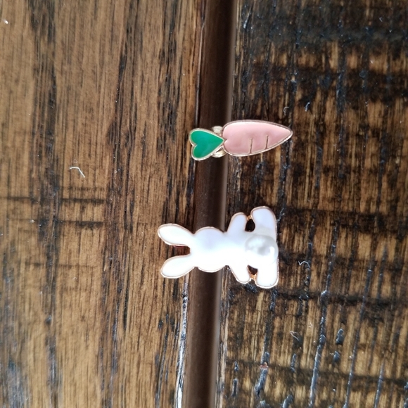 💥💥HOST PICK💥💥🐰🐇🥕 Bunny & Carrot earrings - Picture 3 of 6